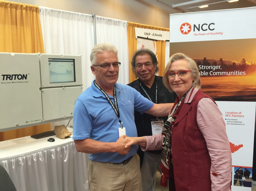 Barry Strachan, KO Public Works Manager left), Geordi Kakepetum, Chief Executive Director, Carolyn Bennett Minister of Indigenous and Northern Affairs 